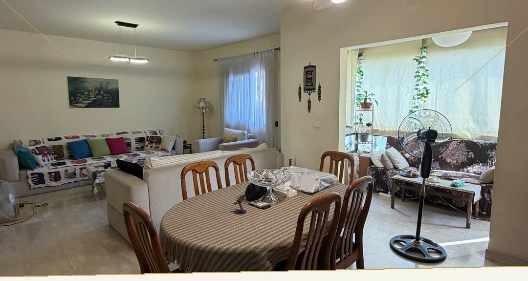 Living and dining room of 130 m² apartment for sale in Msaytbeh, Beirut — Cedar Keys Estates Ref. 1171