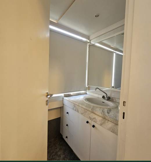Interior detail of clinic for rent in Badaro Main Street, Beirut — Ref. 1172